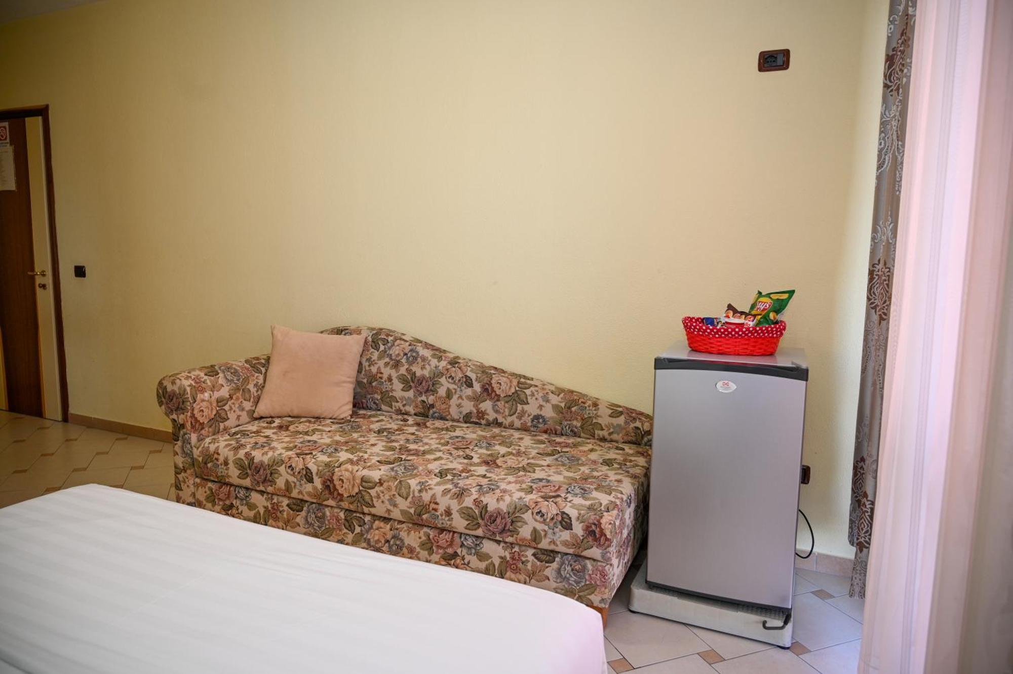 Hotel Vila Emes Durrës Chambre photo