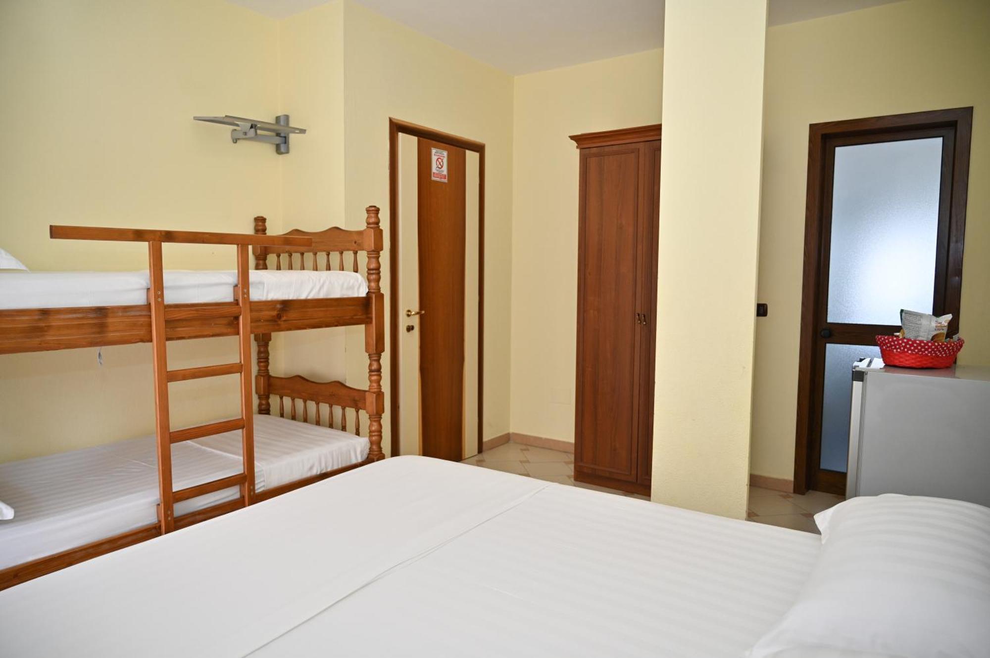 Hotel Vila Emes Durrës Chambre photo
