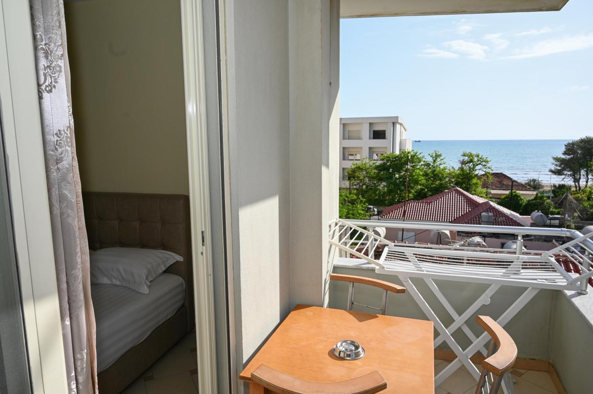 Hotel Vila Emes Durrës Chambre photo