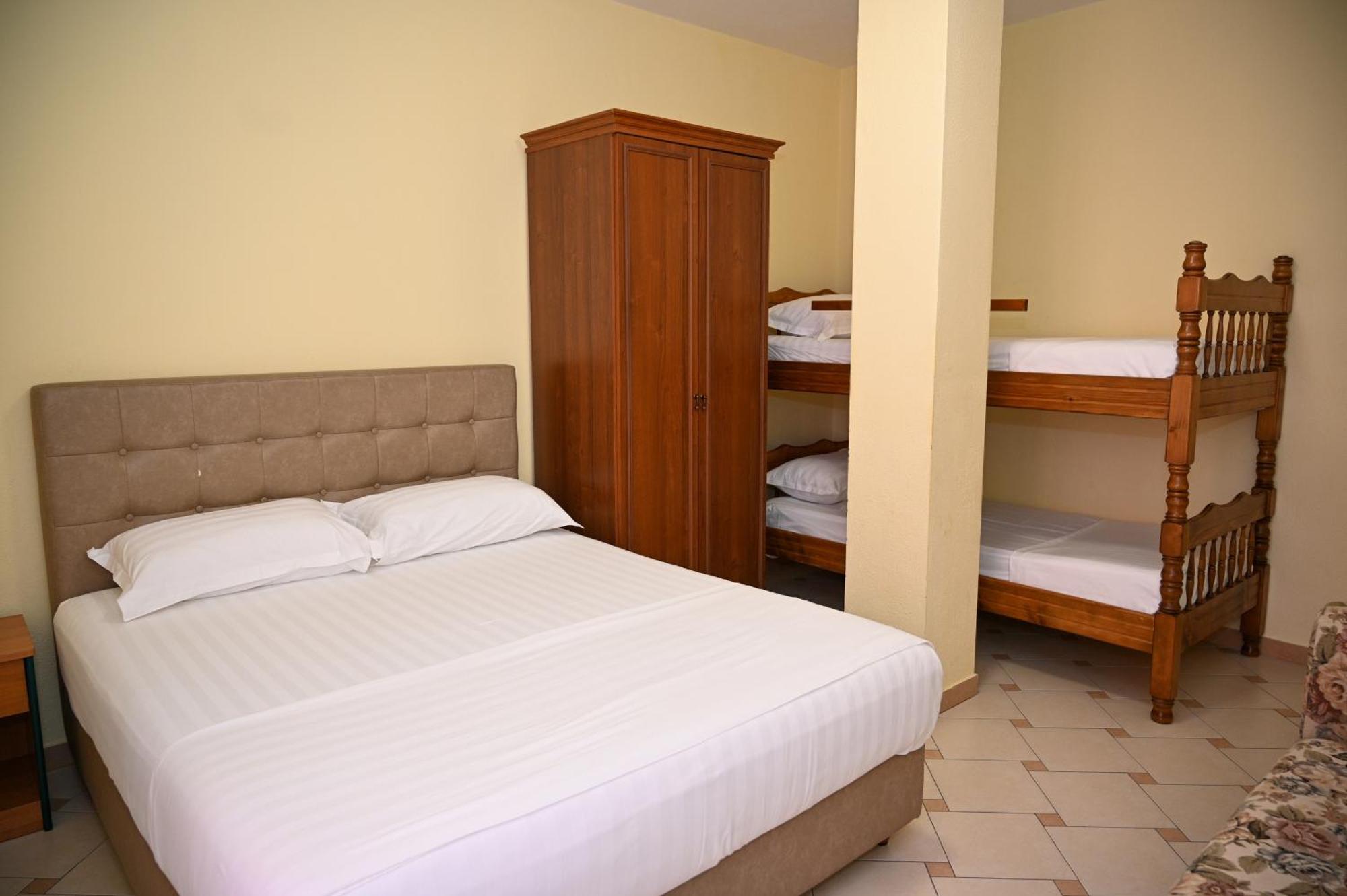 Hotel Vila Emes Durrës Extérieur photo