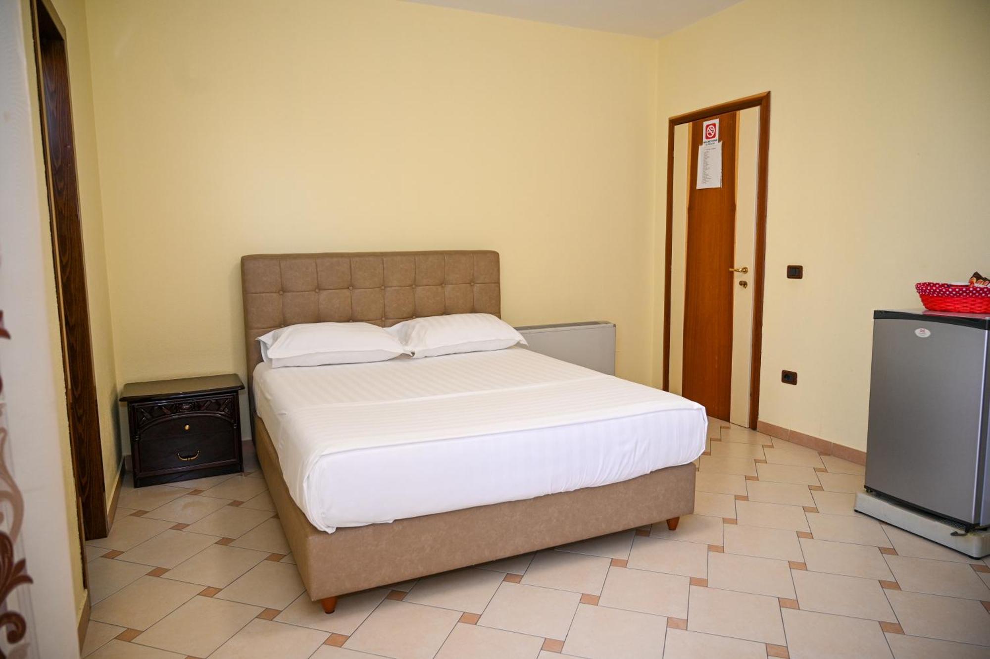 Hotel Vila Emes Durrës Extérieur photo