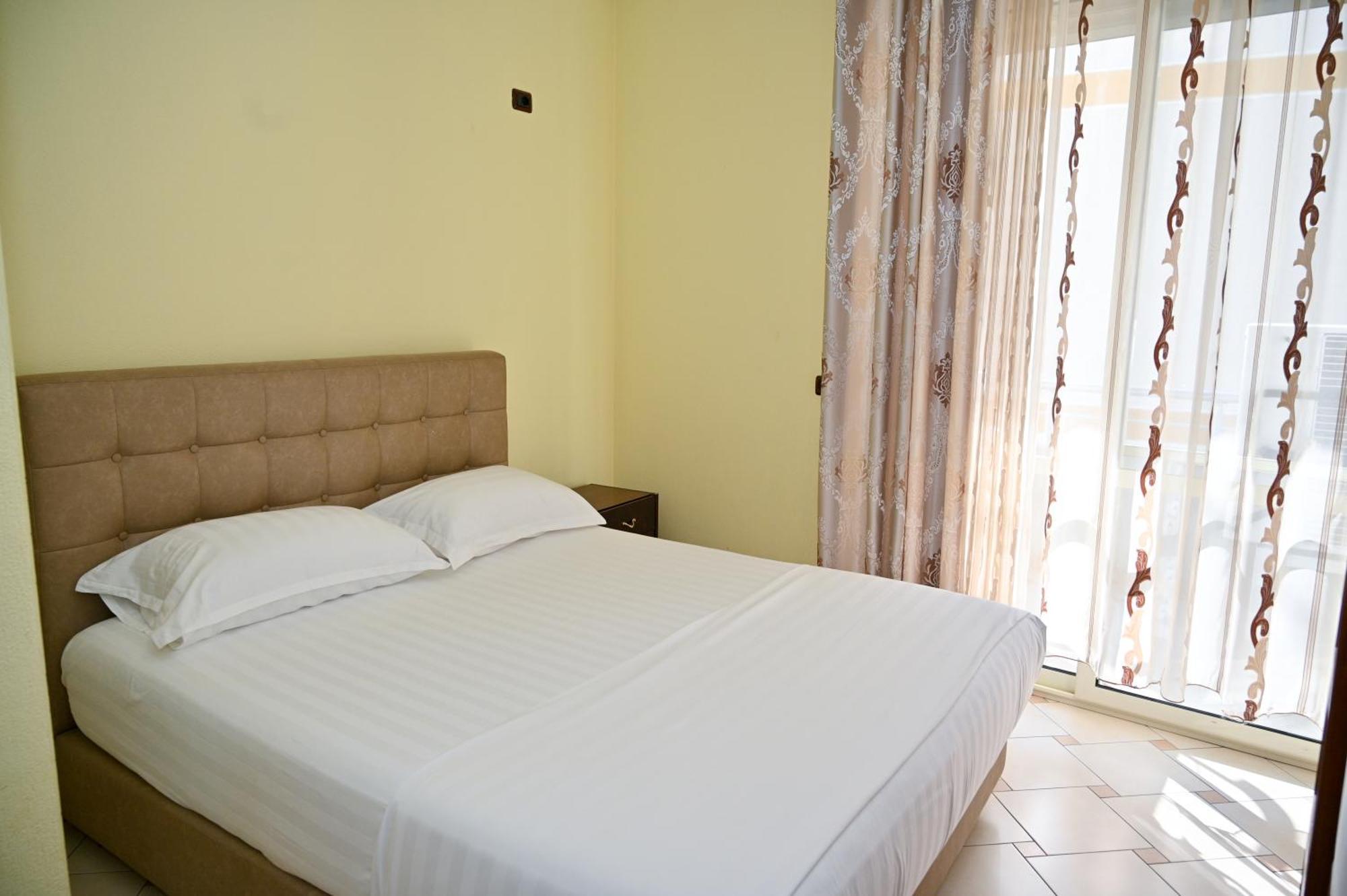 Hotel Vila Emes Durrës Chambre photo
