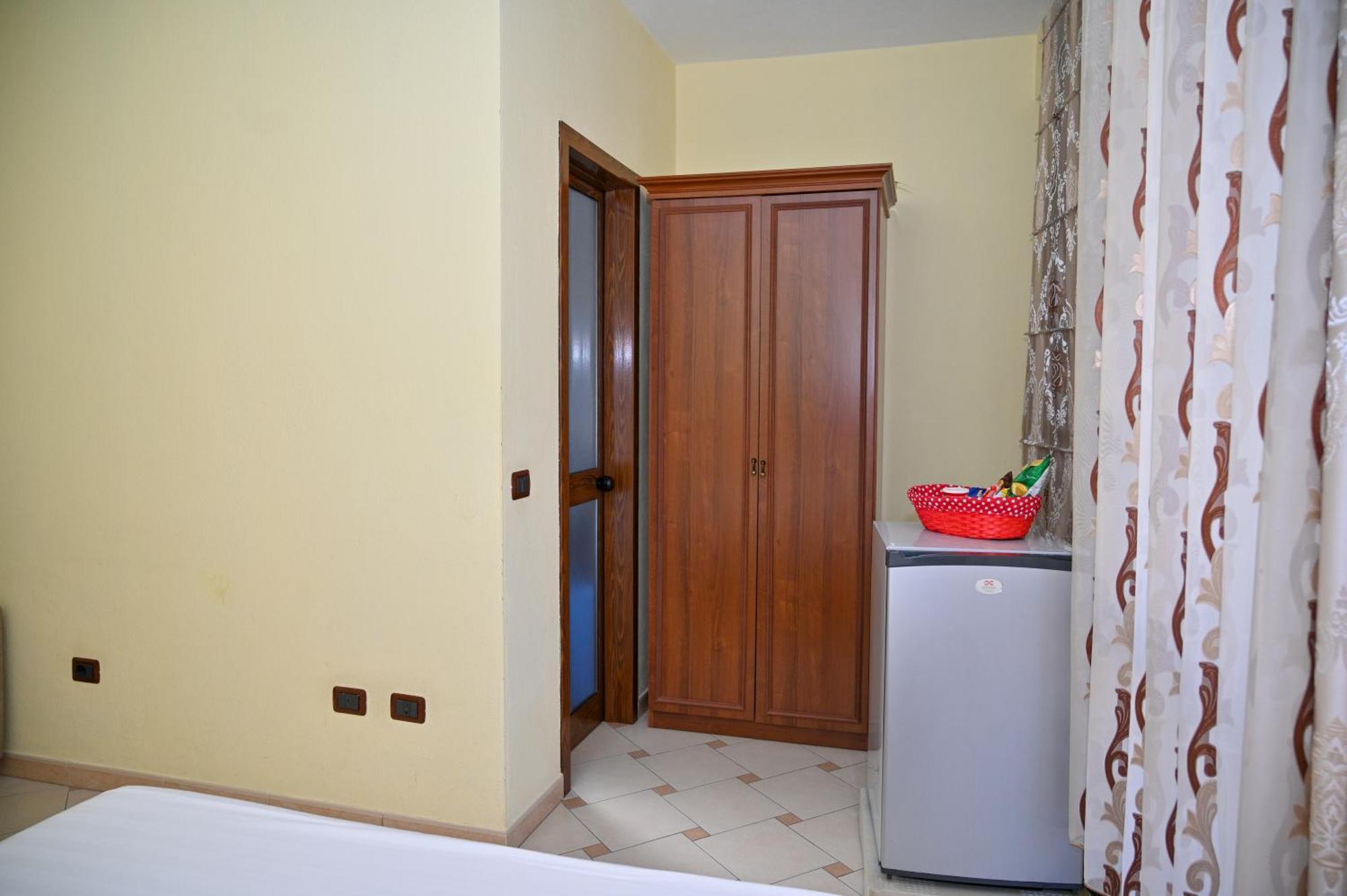Hotel Vila Emes Durrës Chambre photo