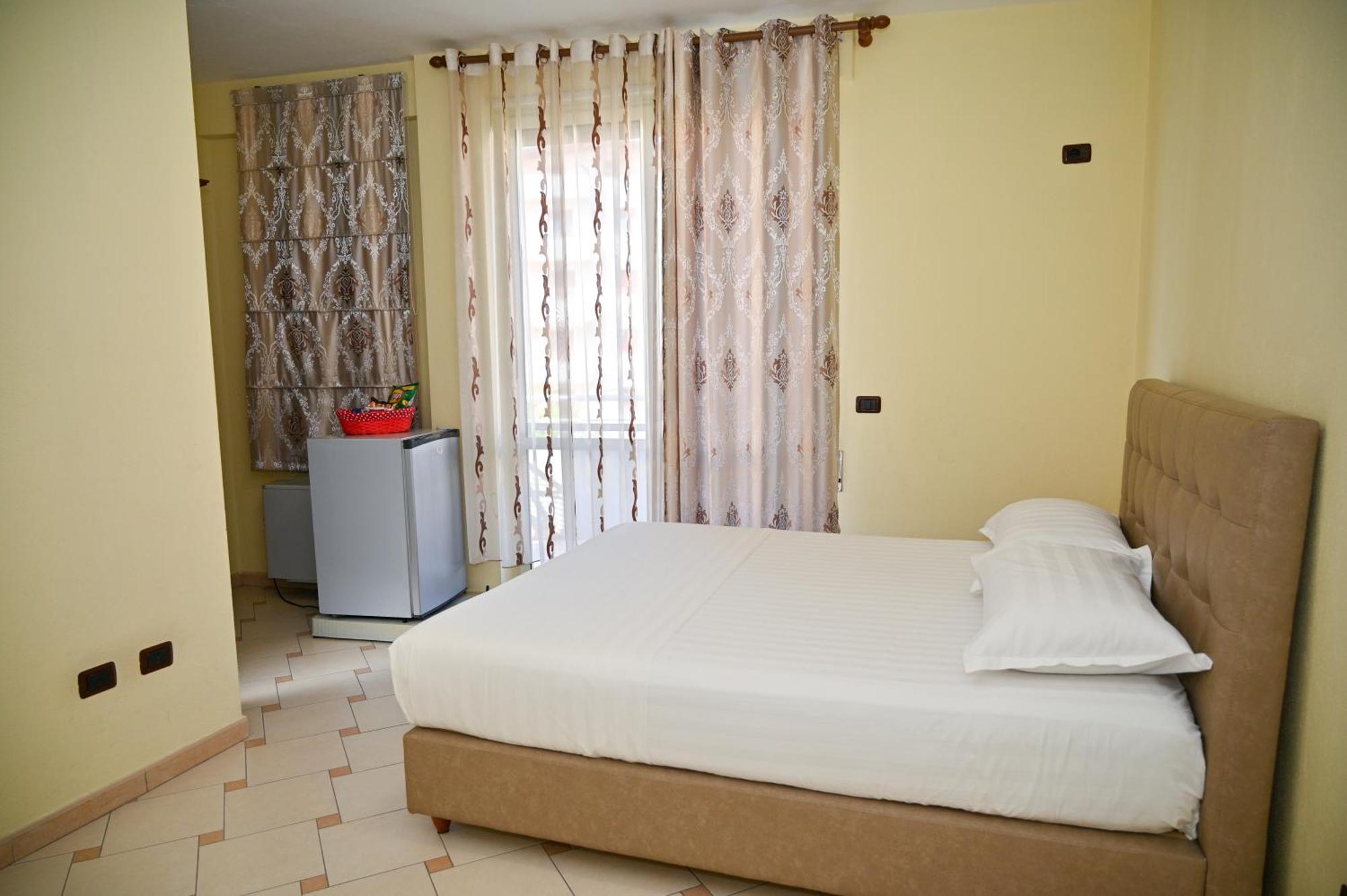 Hotel Vila Emes Durrës Chambre photo