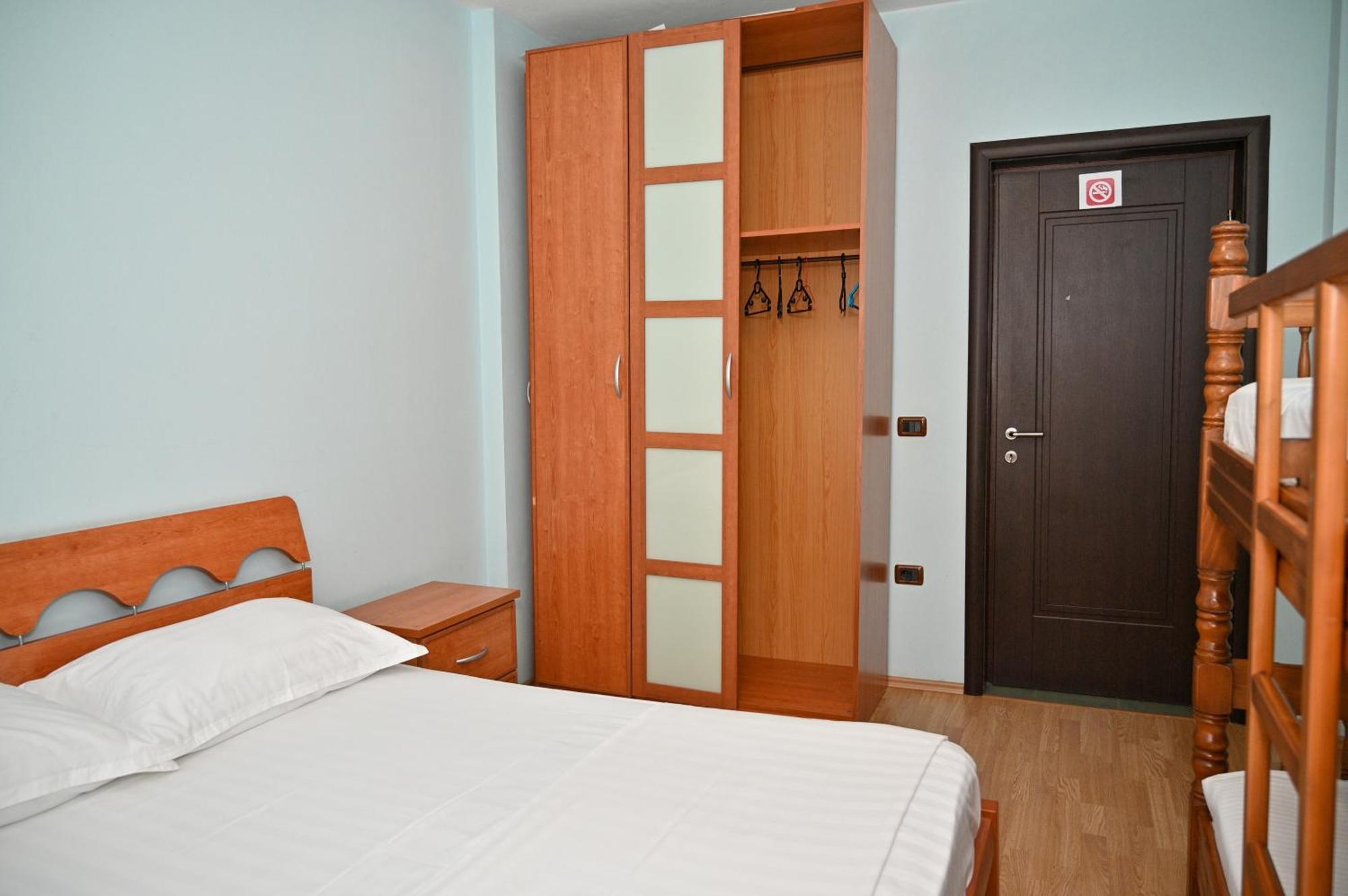 Hotel Vila Emes Durrës Chambre photo
